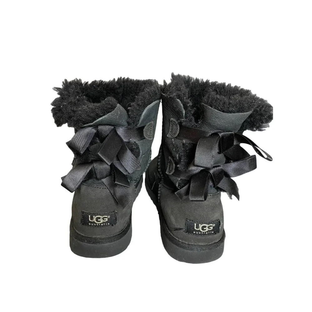 GUC! Ugg Bailey Bow II Boot Black Suede Size 4